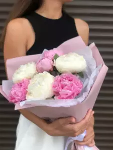 Photo of bouquet "Bouquet Peony 3 Eustoma 4 Pink White “Desert Whisper” Ayia Napa" — Flower delivery in Ayia Napa, photo 1 of 1