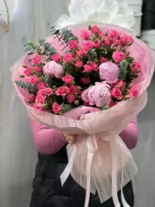 Photo of bouquet "Bouquet 21 Pink Spray Roses 3 Pink Eustomas “Blush Reverie” Ayia Napa" — Flower delivery in Ayia Napa, photo 1 of 2