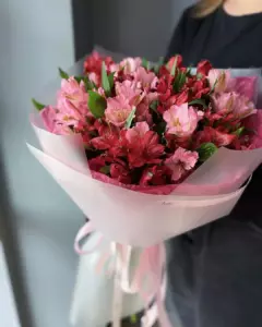 Photo of bouquet "Bouquet 17 Alstroemerias Paper Wrap “Desert Whisper” Ayia Napa" — Flower delivery in Ayia Napa, photo 1 of 1