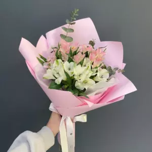 Photo of bouquet "Bouquet 9 Cream Pink Alstroemerias “Whispering Veil” Ayia Napa" — Flower delivery in Ayia Napa, photo 1 of 1