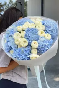 Photo of bouquet "Arrangement Hydrangea 7 Peony 9 Cream Pink “Midnight Reverie” Ayia Napa" — Flower delivery in Ayia Napa, photo 1 of 1