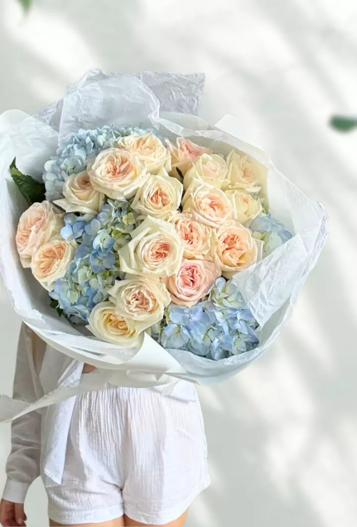 Bouquet photo 2: Flower arrangements — Flowers Place Dubai