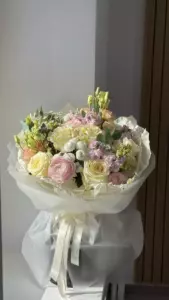 Photo of bouquet "Arrangement Peony 5 Rose 5 Daisy 9 “Silent Zephyr” in Bali" — Bali - Flowers Delivery Flowers Place, photo 1 of 1