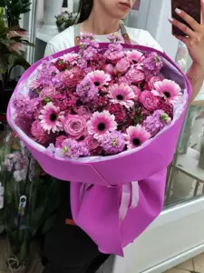 Photo of bouquet "Arrangement 10 Roses 9 Chamomiles 9 Matthiola Whispering Zephyr Bali" — Bali - Flowers Delivery Flowers Place, photo 1 of 1