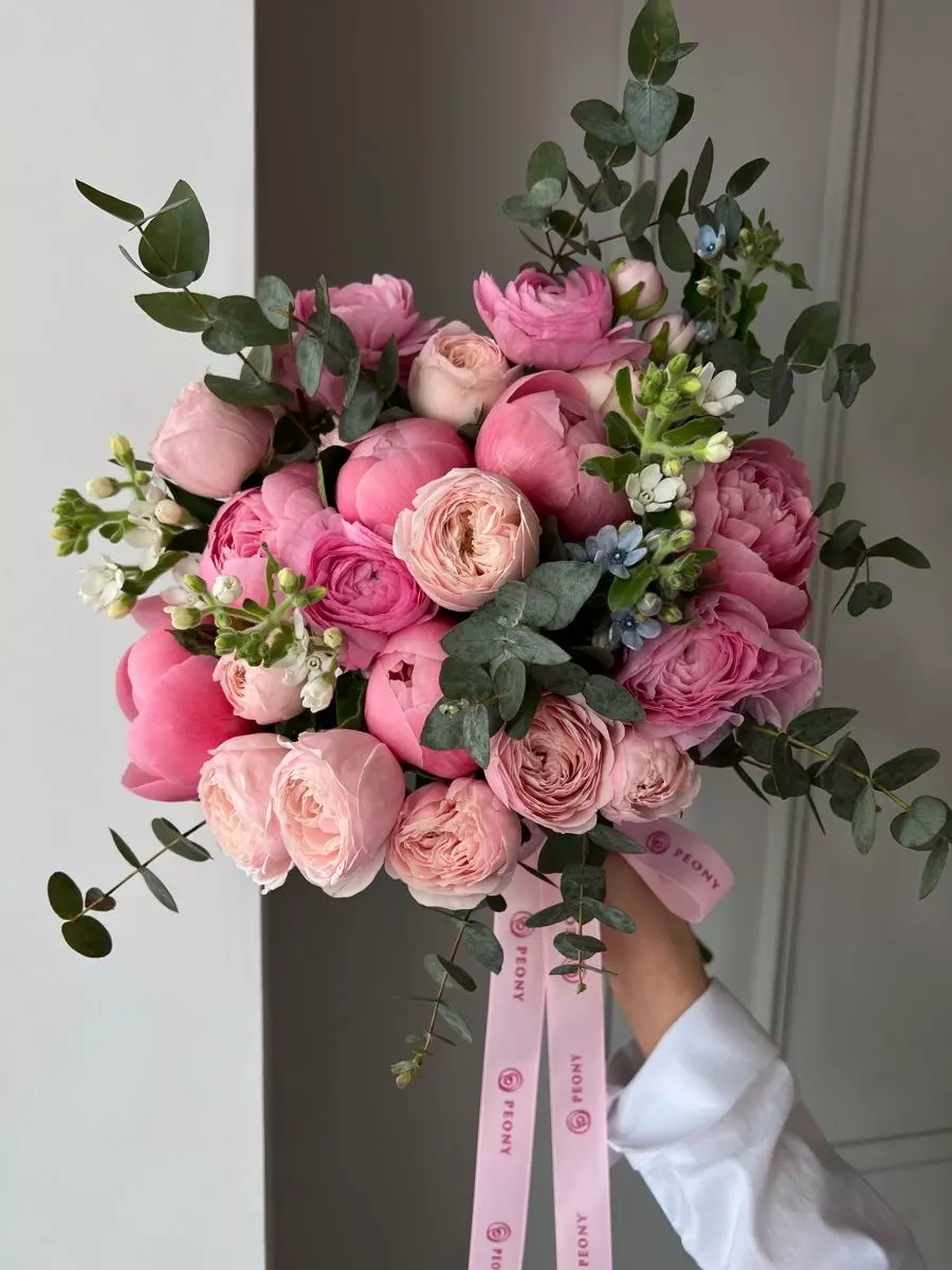 Bouquet photo: Flower arrangements — Flowers Place Dubai