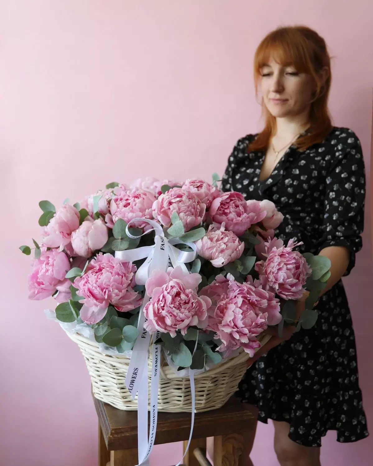 Order bouquet Bouquet 21 Pink Peonies Basket “Silent Bloom” Bali with 32 flowers for 340 $, 490 $, 670 $ — photo 1 of 1