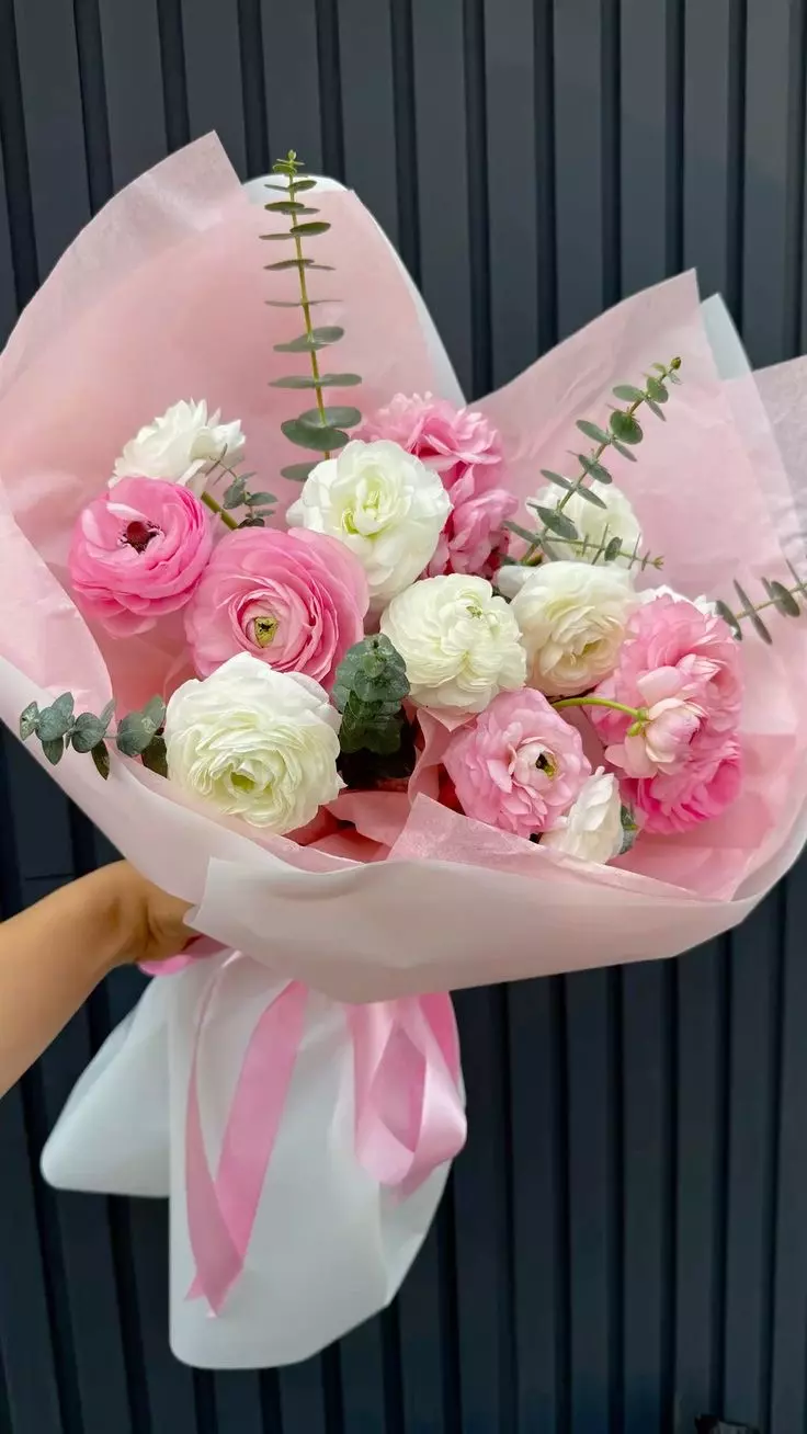 Bouquet photo: Flowers for Anniversary — Flowers Place Dubai