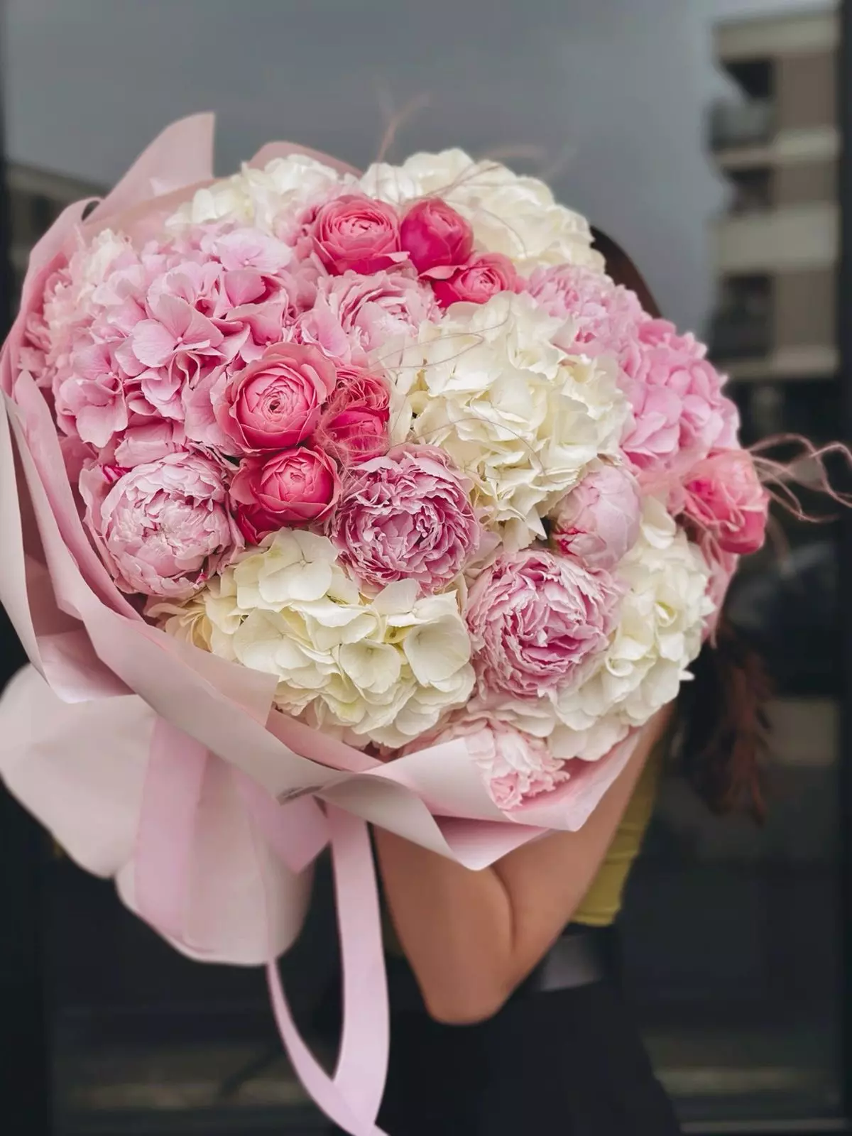 Bouquet photo: Without reason — Flowers Place Worldwide