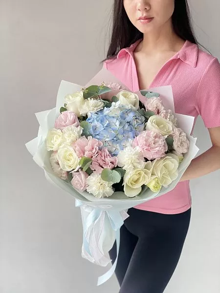 Bouquet photo: Flower arrangements — Flowers Place Dubai