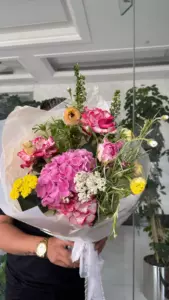 Photo of bouquet "Arrangement 3 French Roses 3 Peony Roses 1 Hydrangea “Silent Bloom” Bali" — Bali - Flowers Delivery Flowers Place, photo 1 of 1