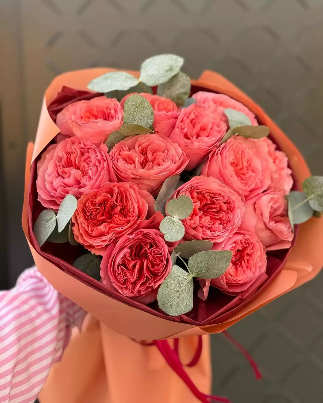 Order bouquet Bouquet 13 Pink Peony Roses Miranda “Silent Reverie” Bali with 22 flowers for 60 $, 90 $, 120 $ — photo 1 of 3