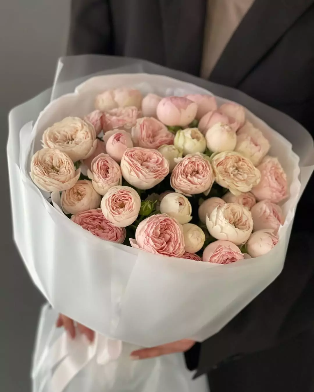 Bouquet photo: Flowers for Anniversary — Flowers Place Dubai