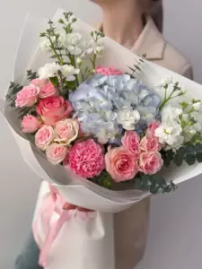 Photo of bouquet "Arrangement Hydrangea 1 Spray Rose 5 Dianthus 2 “Azure Whisper” Bali" — Bali - Flowers Delivery Flowers Place, photo 1 of 1