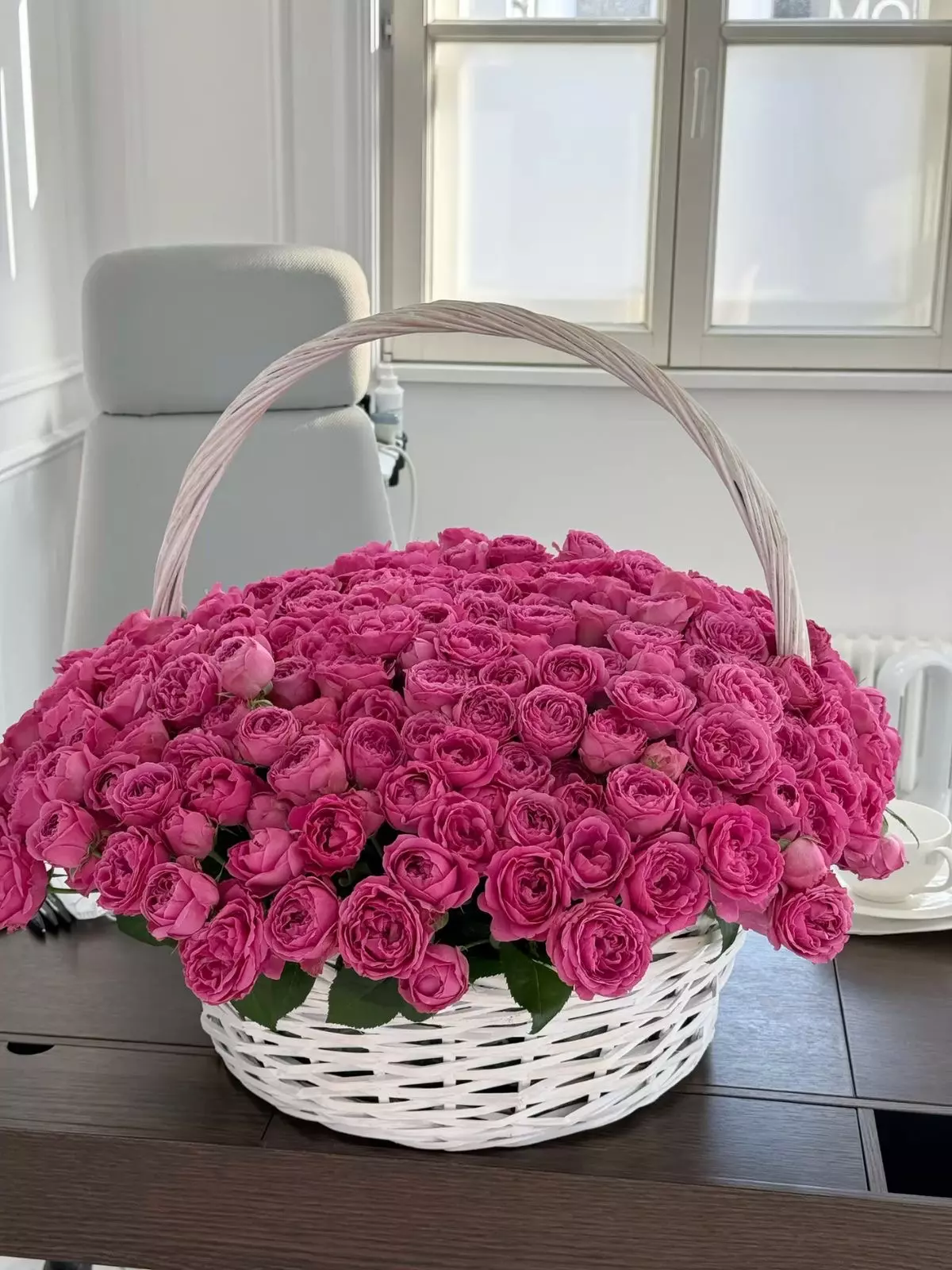 Order bouquet Bouquet 201 Pink Peony Roses Colored Kraft Basket “Rosy Murmurs” Bali with 203 flowers for 860 $, 1,230 $, 1,620 $ — photo 1 of 2