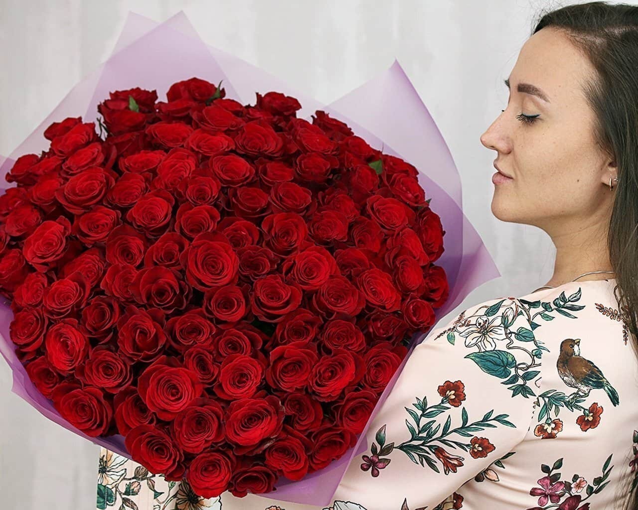 Bouquet 101 Roses Red 20 White 81 “Scarlet Murmurs” Bali