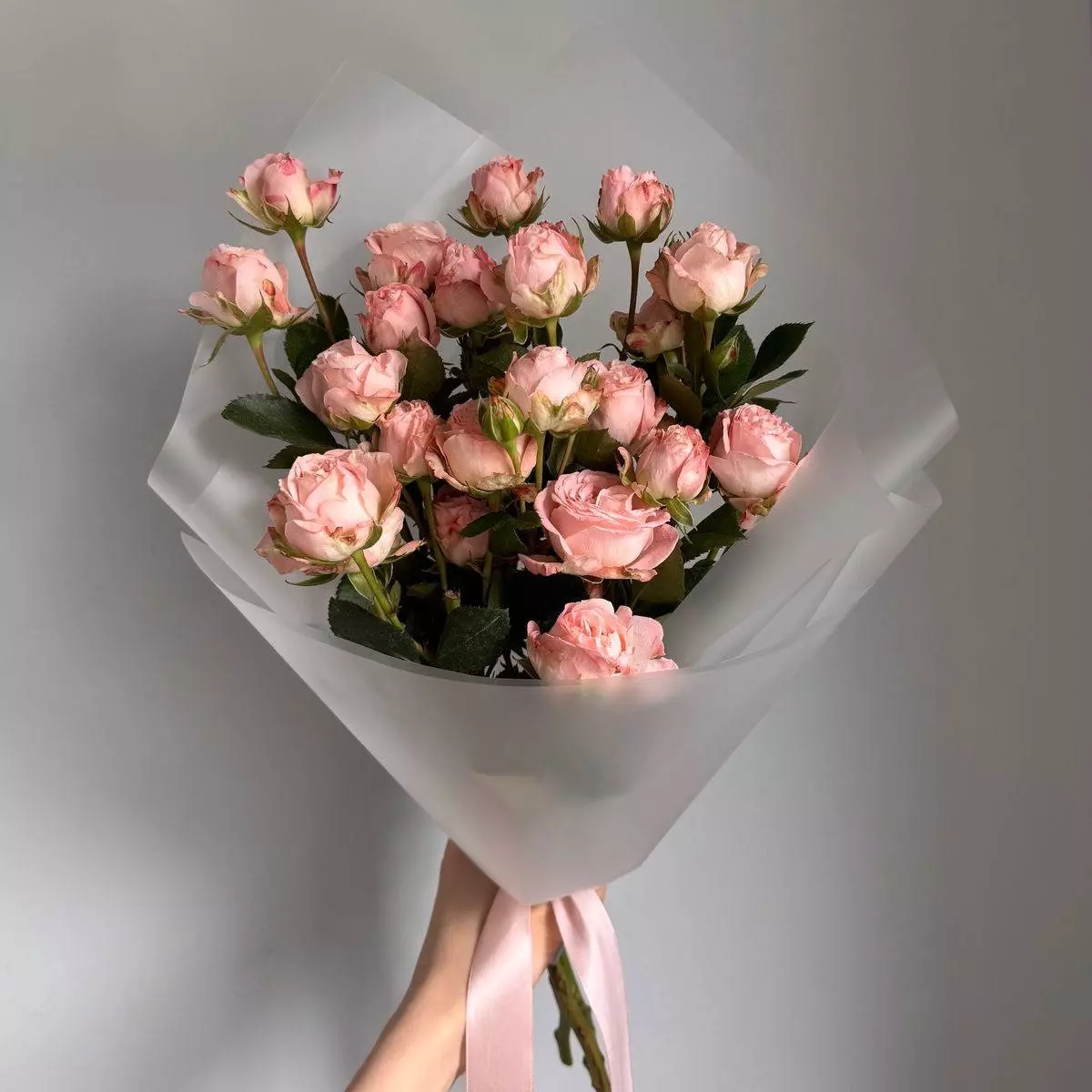 Order bouquet Bouquet 5 Pink Spray Roses Paper Wrapping “Silent Murmurs” Bali with 9 flowers for 50 $, 50 $, 50 $ — photo 1 of 1