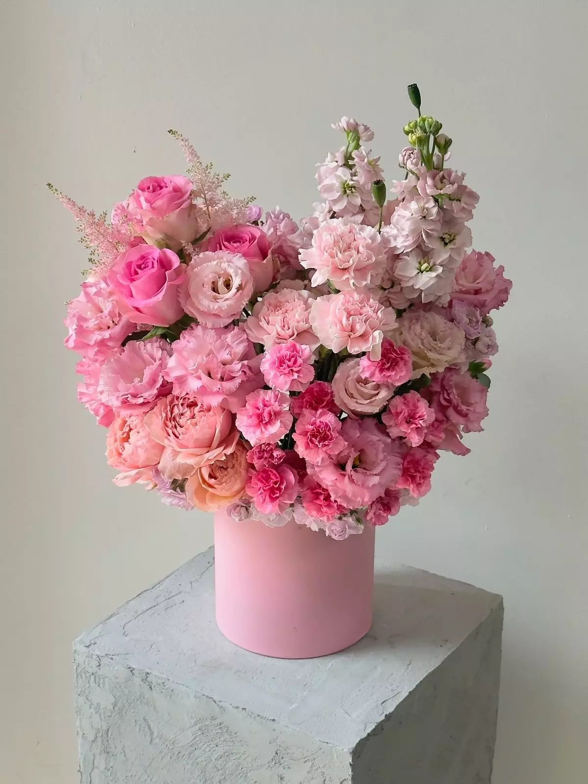 Bouquet photo: Flower arrangements — Flowers Place Dubai