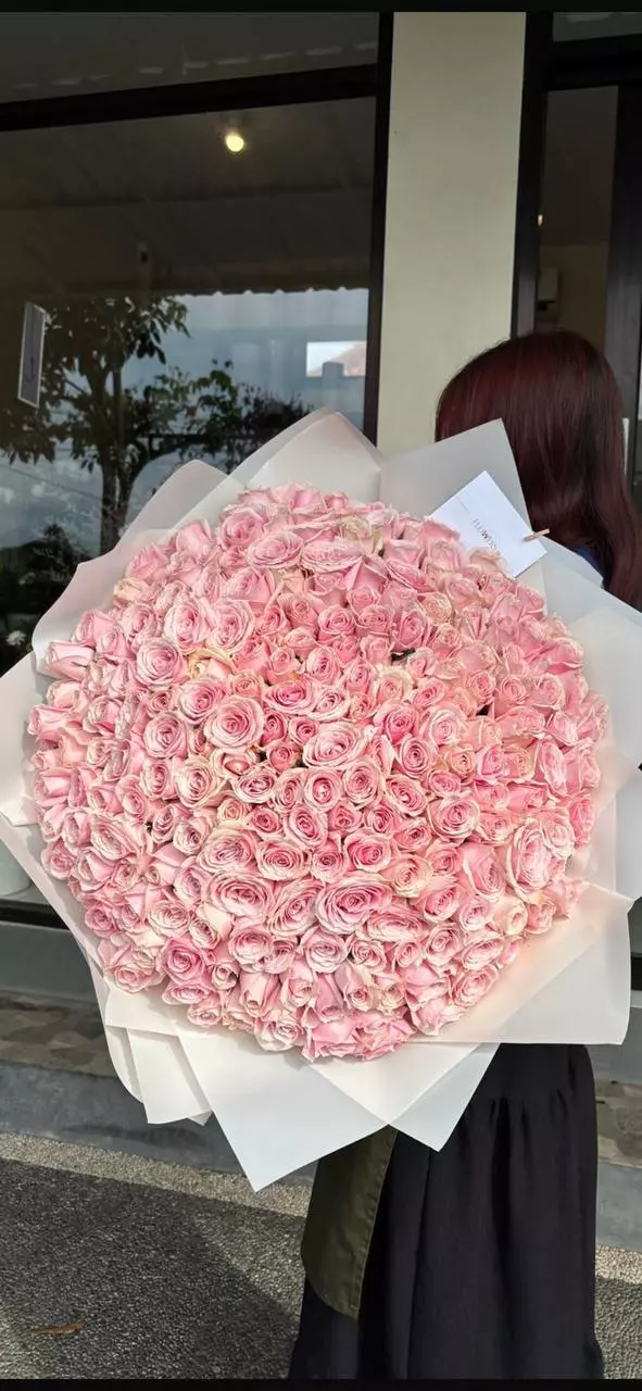 Order bouquet Bouquet 215 Pink Single-Headed Roses “Desert Whisper” Dubai with 220 flowers for 1,970 AED, 2,810 AED, 3,650 AED — photo 1 of 3