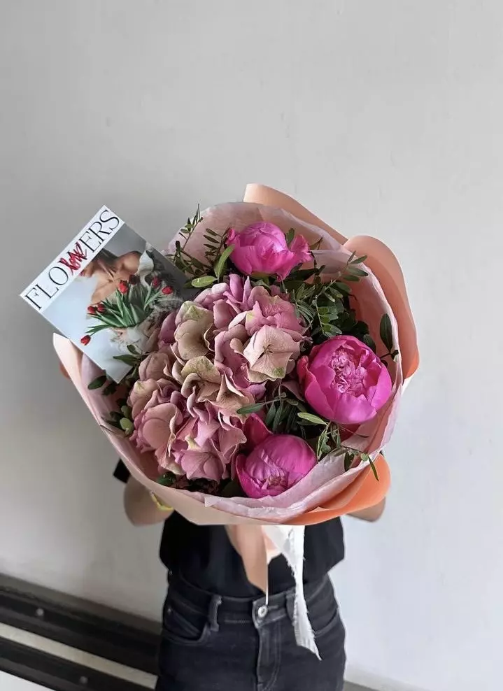 Bouquet photo: Affordable bouquets — Flowers Place Worldwide