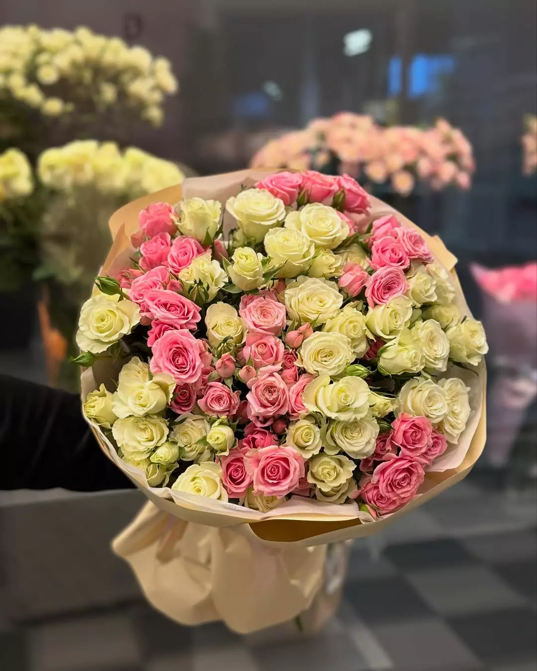 Bouquet photo 2: Flowers for Anniversary — Flowers Place Istanbul