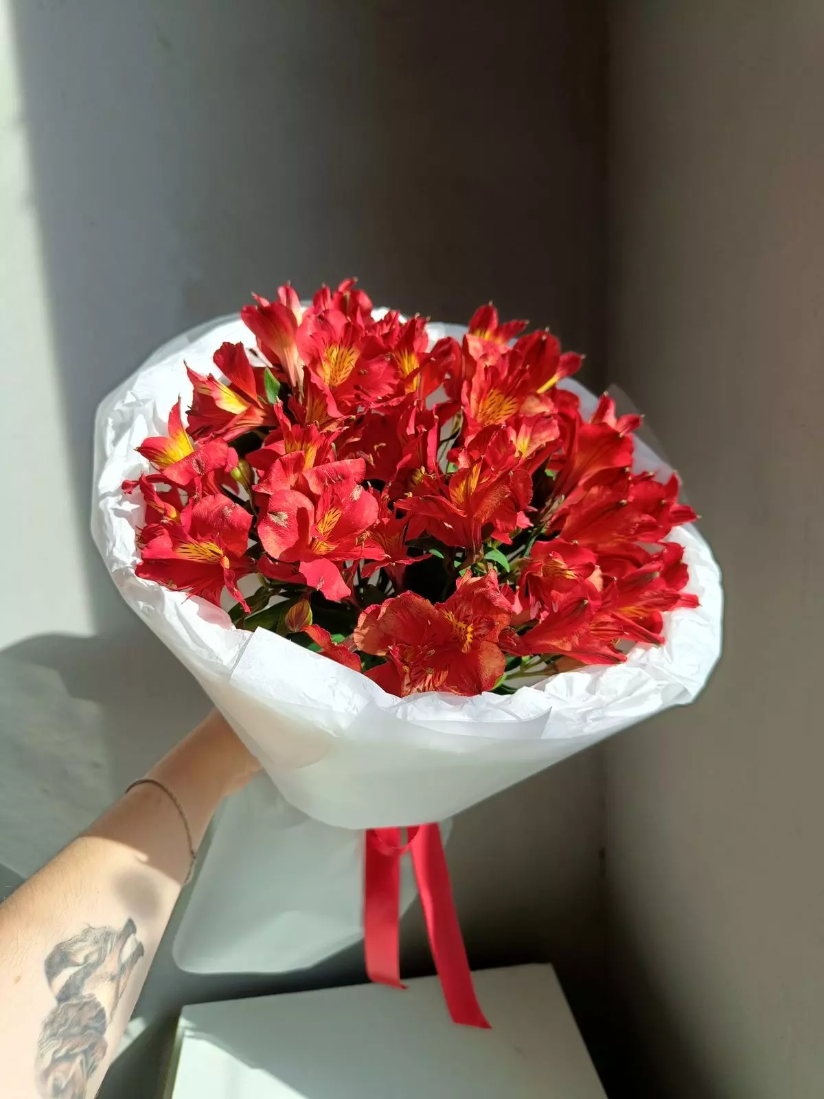 Bouquet photo: Alstroemerias — Flowers Place Worldwide
