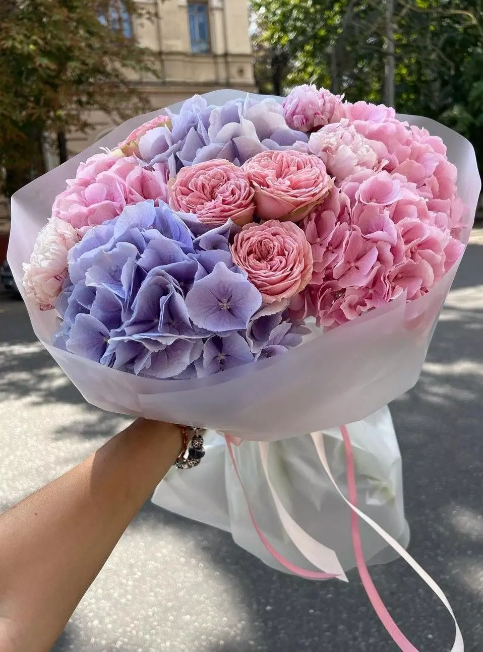 Bouquet photo: Flower arrangements — Flowers Place Dubai