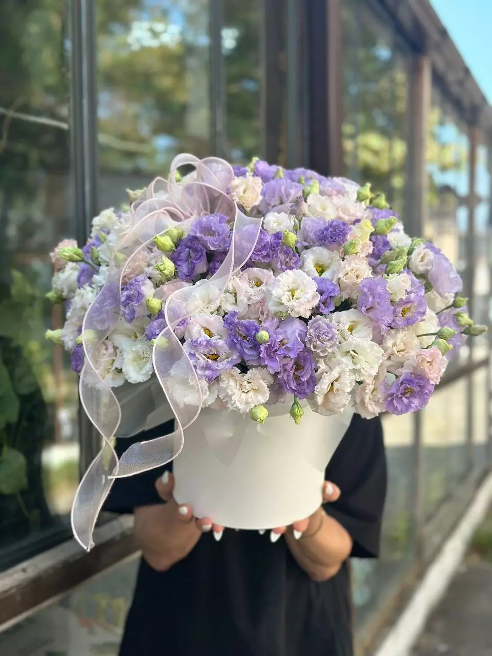 Order bouquet Bouquet 51 Champagne Eustoma Tender Mirage Bali with 53 flowers for 230 $, 320 $, 440 $ — photo 1 of 2