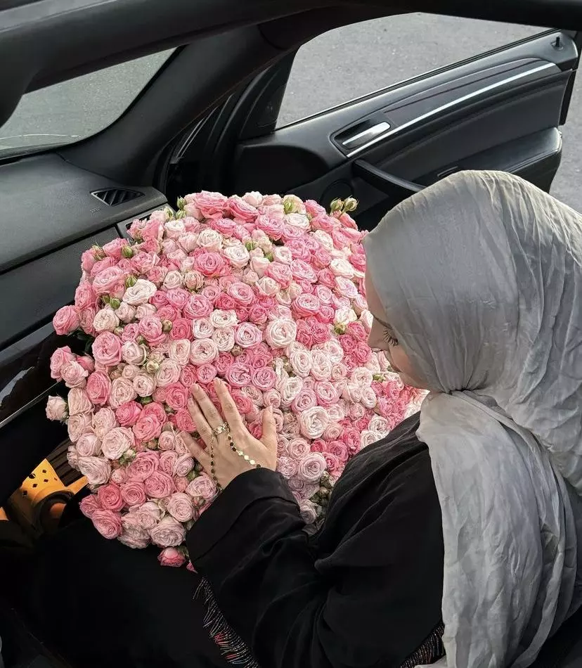 Bouquet 101 Cream Pink Peonies “Bosphorus Whisper” Istanbul