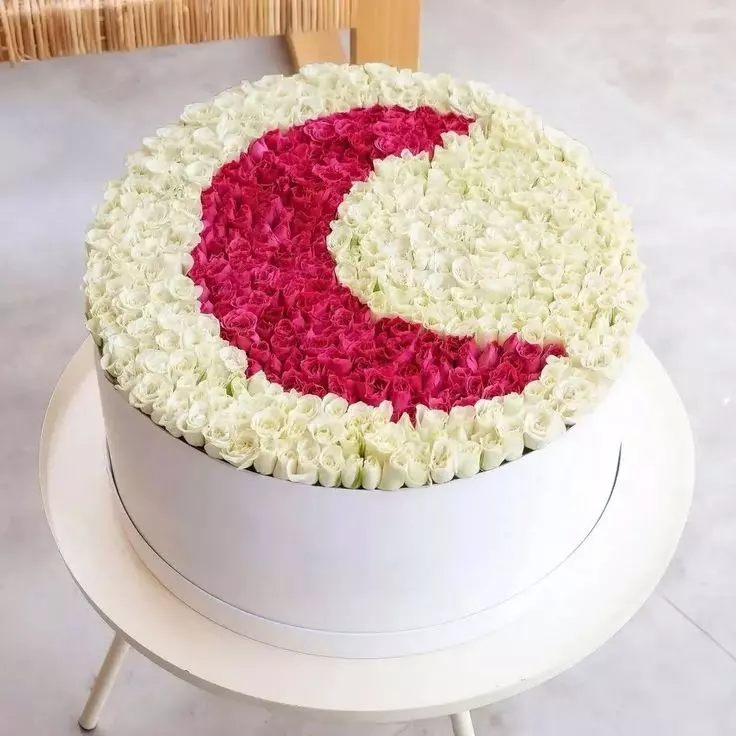 Arrangement 200 White Roses 51 Pink Roses “Silent Reverie” Istanbul