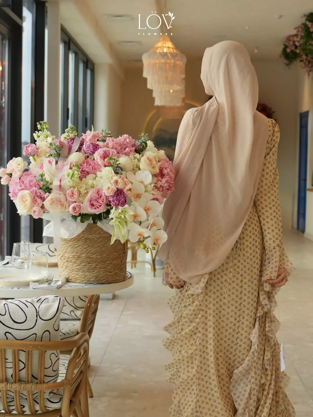 Basket 29 Peonies 14 Hydrangeas 11 Matthiola 9 Anemones “Desert Reverie” Istanbul