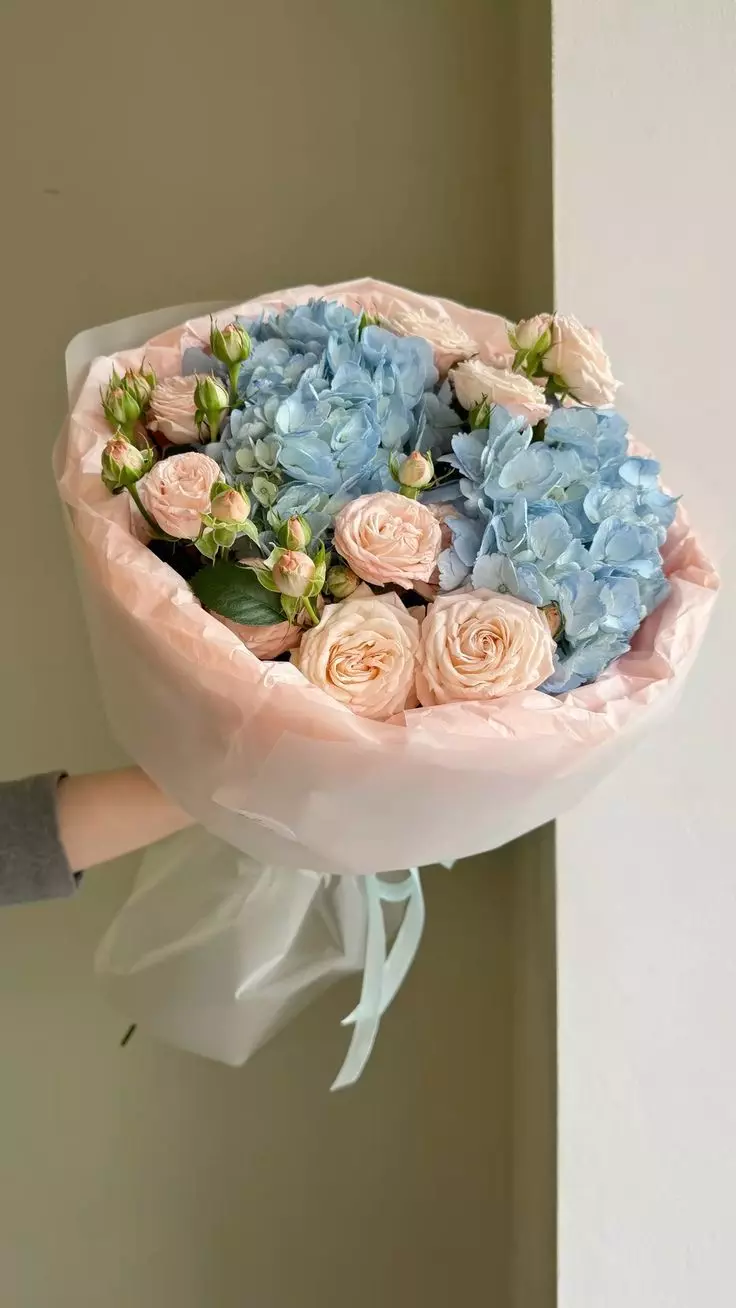 Bouquet photo: Without reason — Flowers Place Worldwide