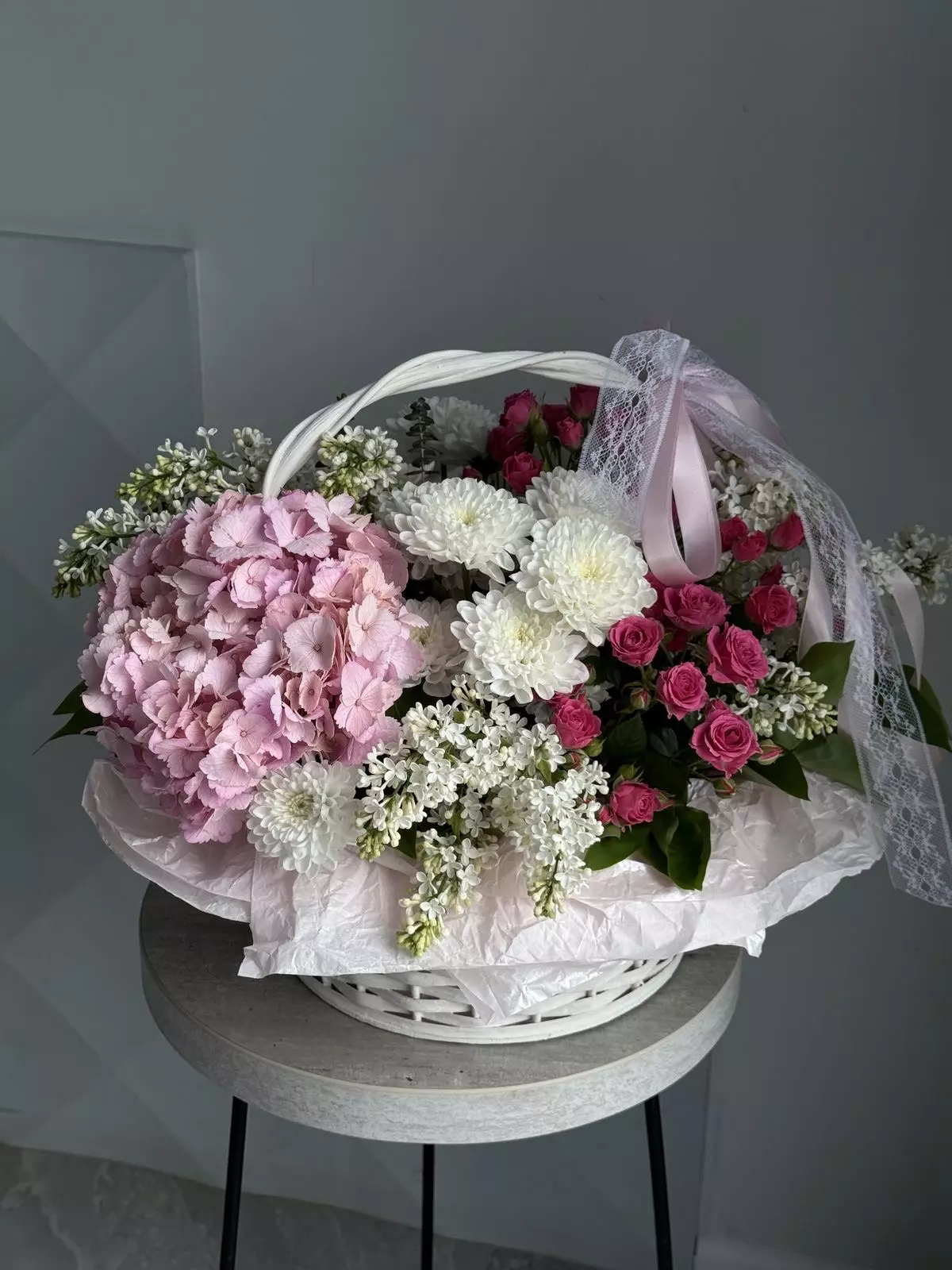 Arrangement Hydrangea 4 Chrysanthemum 12 Matthiola 16 Spray Rose 16 “Desert Bloom” Ayia Napa