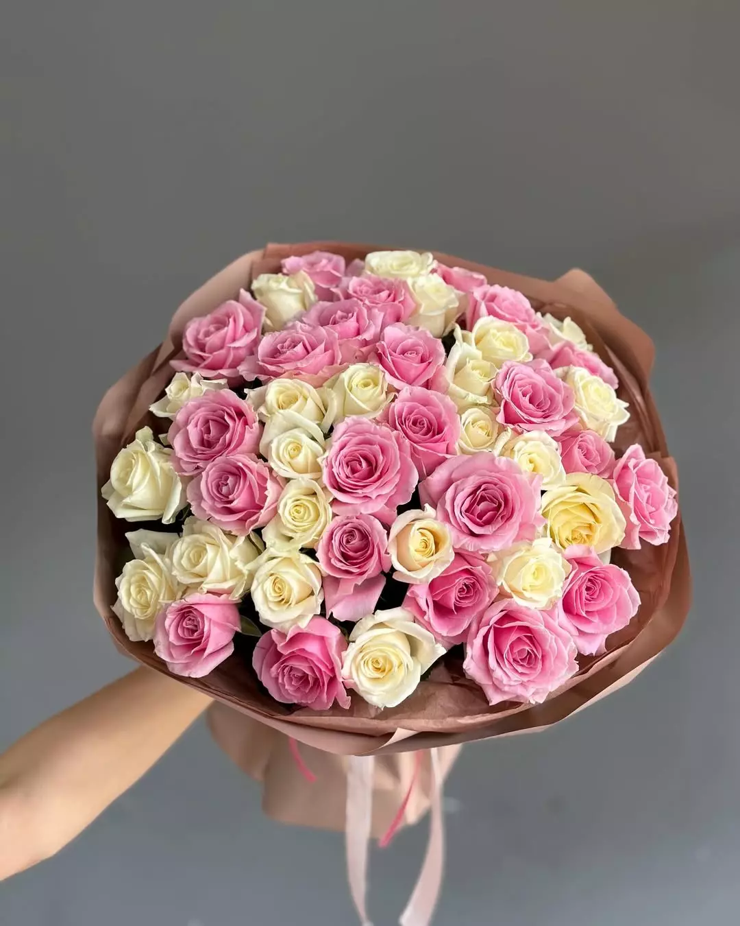 Bouquet 51 White Pink Roses “Whispered Reverie” Da Nang