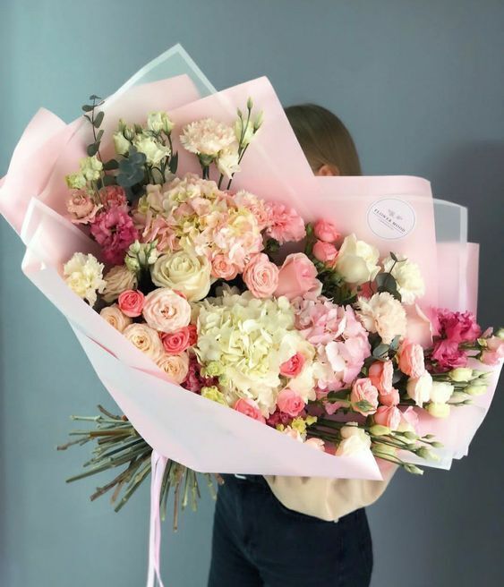 Bouquet Seven Red French Roses “Scarlet Whisper” Chiang Mai