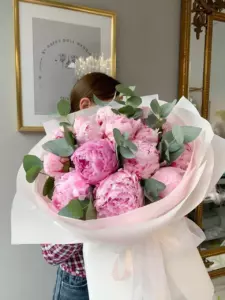 Photo of bouquet "Bouquet 15 Pink Peonies in Paper Wrapping “Desert Whisper” Da Nang" — Flower Delivery in Da Nang | Flowers Place, photo 1 of 1