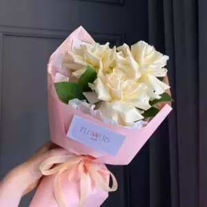 Photo of bouquet "Bouquet 3 White French Roses Paper Wrapping “Silent Veil” Da Nang" — Flower Delivery in Da Nang | Flowers Place, photo 1 of 1