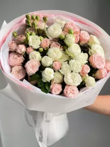 Photo of bouquet "Bouquet Spray Roses 15 White Pink “Whispering Petals” Da Nang" — Flower Delivery in Da Nang | Flowers Place, photo 1 of 1