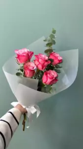 Photo of bouquet "Bouquet 5 Pink Roses Eucalyptus Paper Wrapping “Blush Whisper” Da Nang" — Flower Delivery in Da Nang | Flowers Place, photo 1 of 2