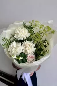 Photo of bouquet "Arrangement 3 French Roses 1 Peony White Soft Pink “Whispering Grace” Da Nang" — Flower Delivery in Da Nang | Flowers Place, photo 1 of 1