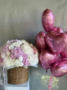 Photo of bouquet "Set Of 59 White Eustoma 41 Dianthus 31 Hydrangea “Silent Reverie” Da Nang" — Flower Delivery in Da Nang | Flowers Place, photo 1 of 3