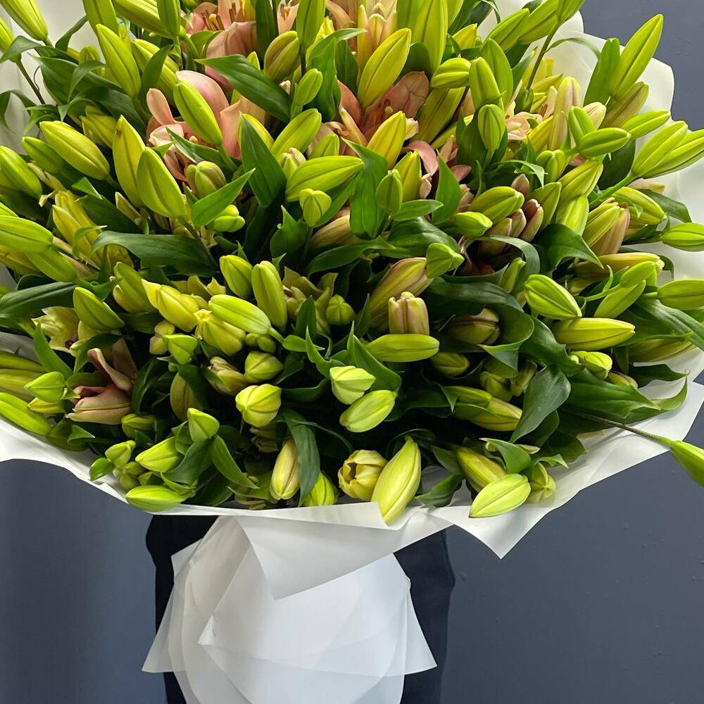 Bouquet 5 Pink Roses Eucalyptus Paper Wrapping “Blush Whisper” Da Nang