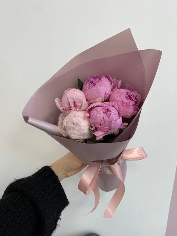 Bouquet 9 Soft Peach Peony Roses Greenery “Whispering Dawn” Da Nang