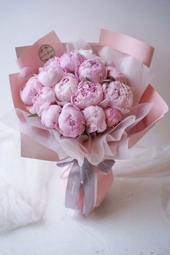Bouquet 101 Red Roses “Scarlet Whisper” Da Nang