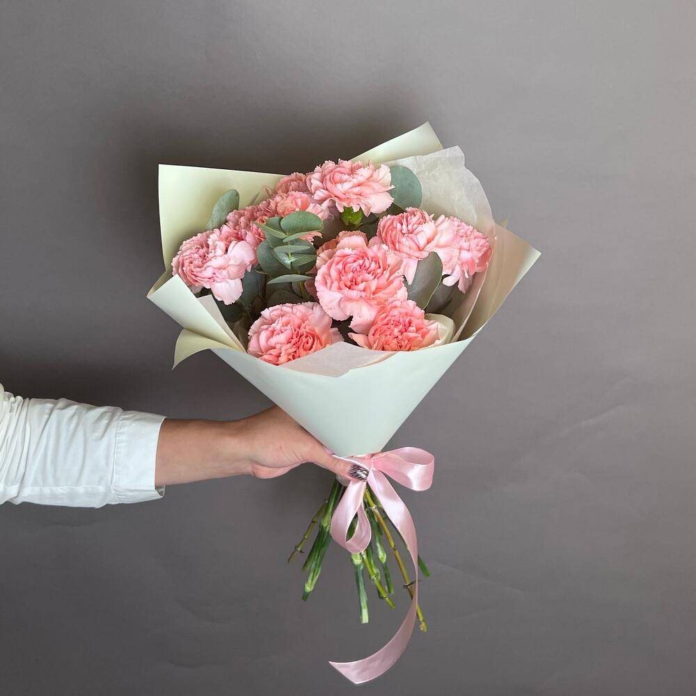 Arrangement Chrysanthemum 11 Dianthus 9 Anemone 5 “Desert Bloom” Doha