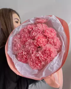 Photo of bouquet "Bouquet 15 Dianthus Paper Wrapping “Silent Whispers” Dubai" — Dubai - Flowers Delivery Flowers Place, photo 1 of 1