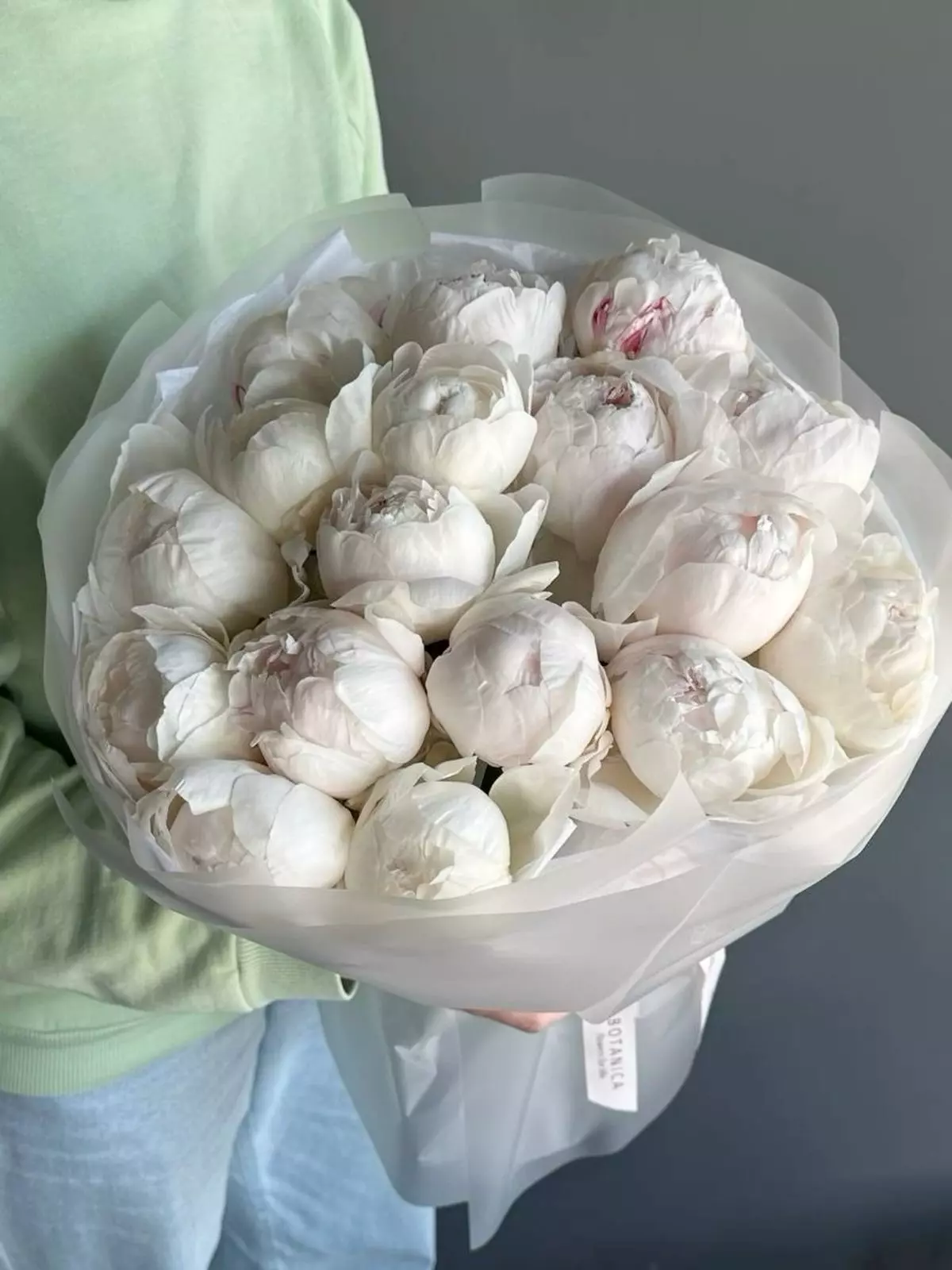 Bouquet photo: Flowers for Anniversary — Flowers Place Dubai