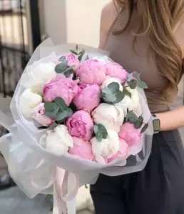 Photo of bouquet "Bouquet Of 19 Pink And White Peonies “Desert Whisper” Dubai" — Dubai - Flowers Delivery Flowers Place, photo 1 of 1