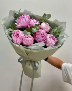 Photo of bouquet "Bouquet 7 Pink Peonies Paper Wrap “Blush Reverie” Dubai" — Dubai - Flowers Delivery Flowers Place, photo 1 of 1