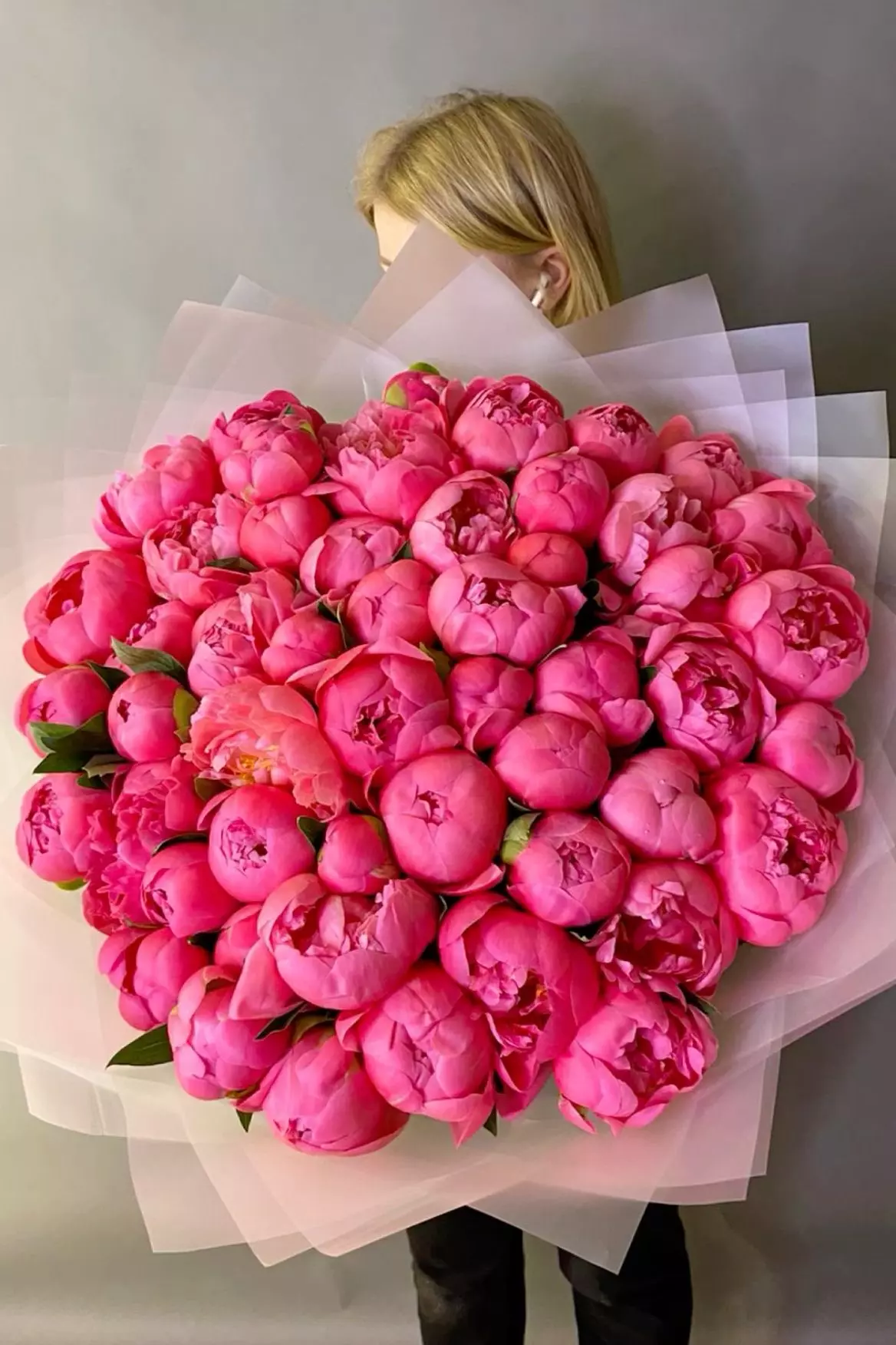 Bouquet photo: Flowers for wife — Flowers Place Dubai