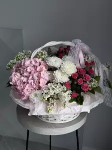 Photo of bouquet "Arrangement Hydrangea 4 Chrysanthemum 12 Matthiola 16 Spray Rose 16 “Desert Bloom” Dubai" — Dubai - Flowers Delivery Flowers Place, photo 1 of 1